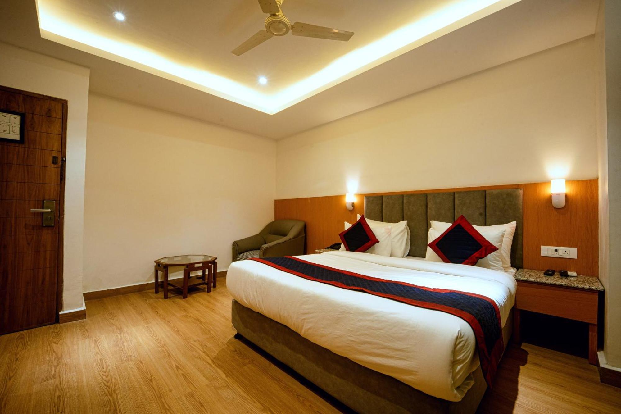 Grand Legacy Beacon, Dehradun Hotel Exterior foto