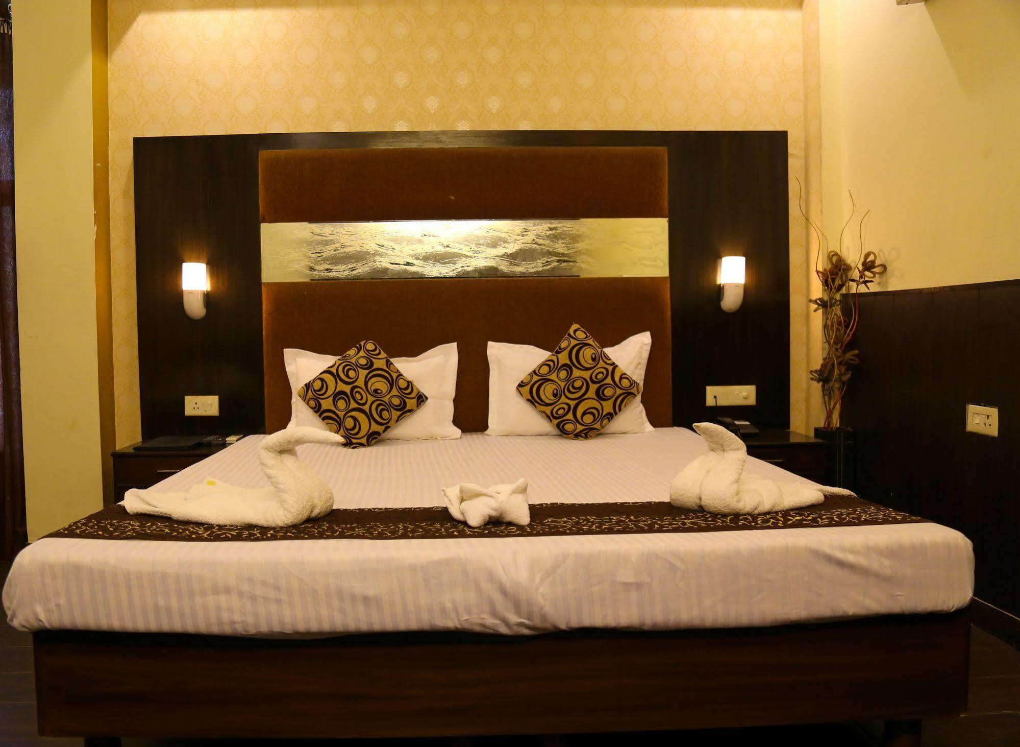 Grand Legacy Beacon, Dehradun Hotel Exterior foto