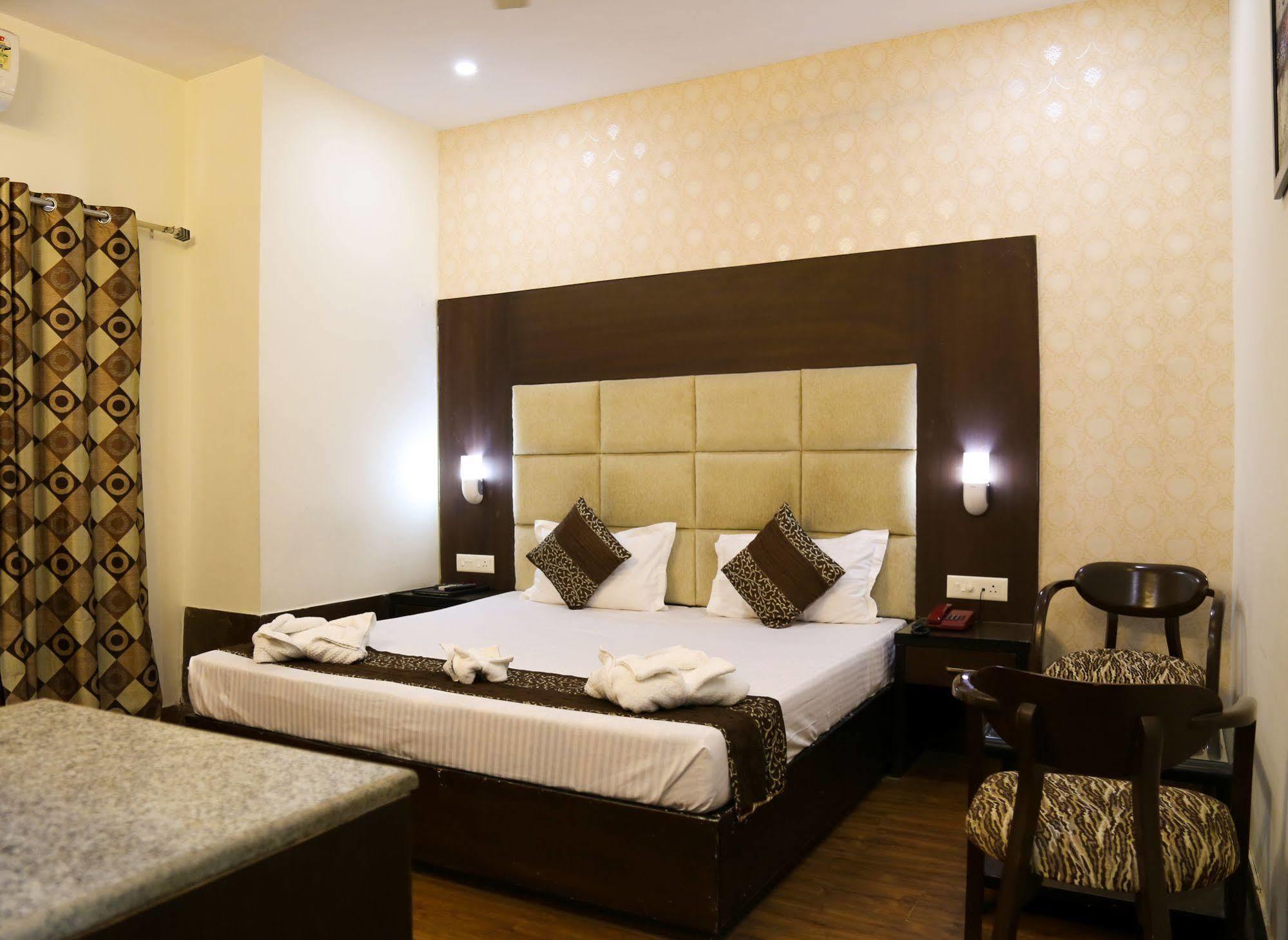 Grand Legacy Beacon, Dehradun Hotel Exterior foto