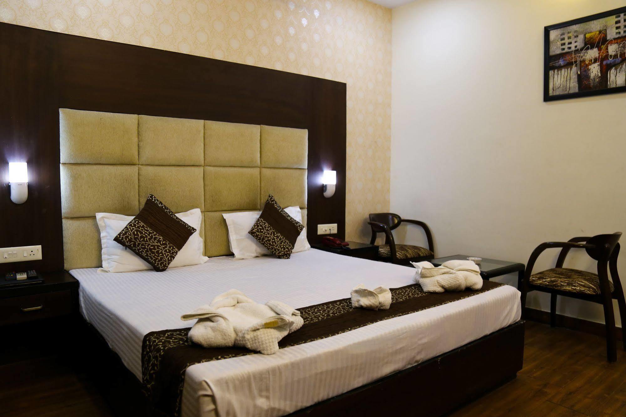 Grand Legacy Beacon, Dehradun Hotel Exterior foto