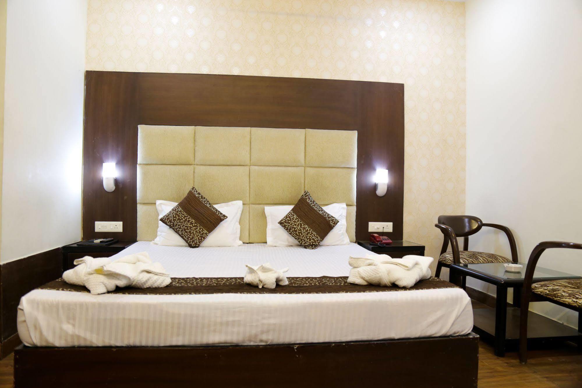 Grand Legacy Beacon, Dehradun Hotel Exterior foto